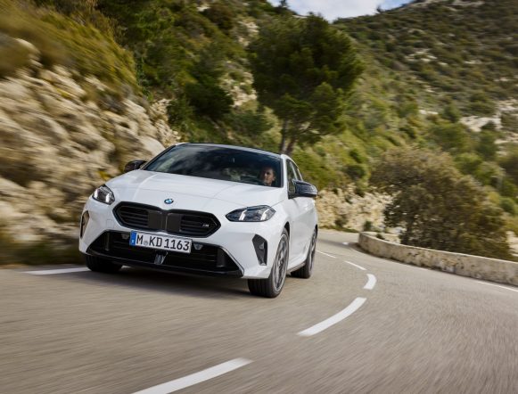 P90550882_lowRes_the-all-new-bmw-m135