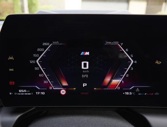 P90550953_highRes_the-all-new-bmw-m135