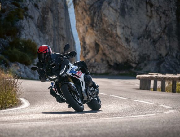 P90614040_highRes_bmw-motorrad-present