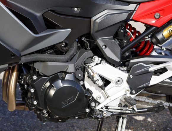 BMW F 900 XR