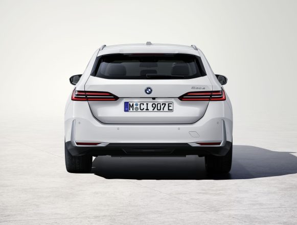 BMW i5 Touring totalmente eléctrico en Bertolín, concesionario oficial BMW en Valencia
