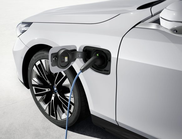 BMW i5 Touring totalmente eléctrico en Bertolín, concesionario oficial BMW en Valencia