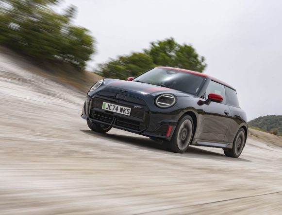 john-cooper-works-electric-foto-1