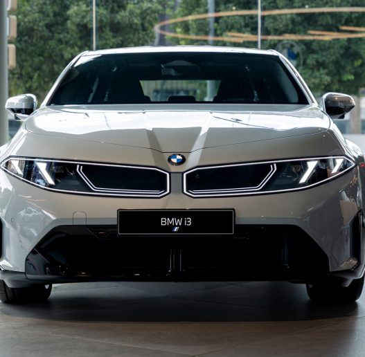 Vista frontal del nuevo BMW i3 en el concesionario BMW Bertolín de Valencia