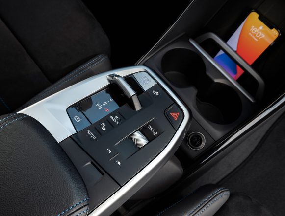 serie-2-active-tourer-foto-2