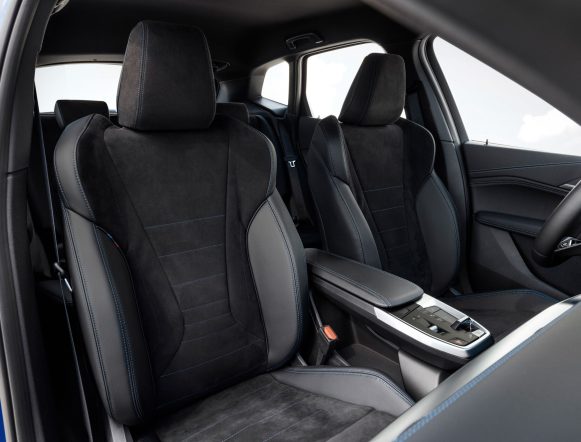 serie-2-active-tourer-foto-3