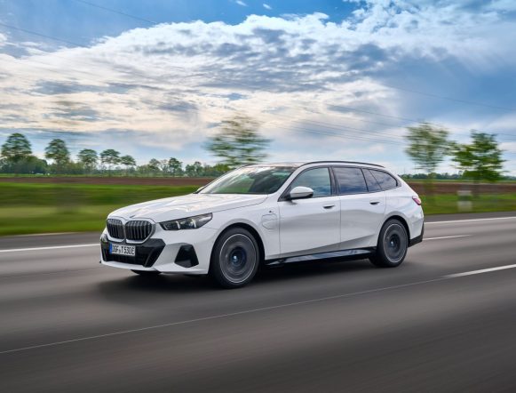 serie-5-touring-foto-1